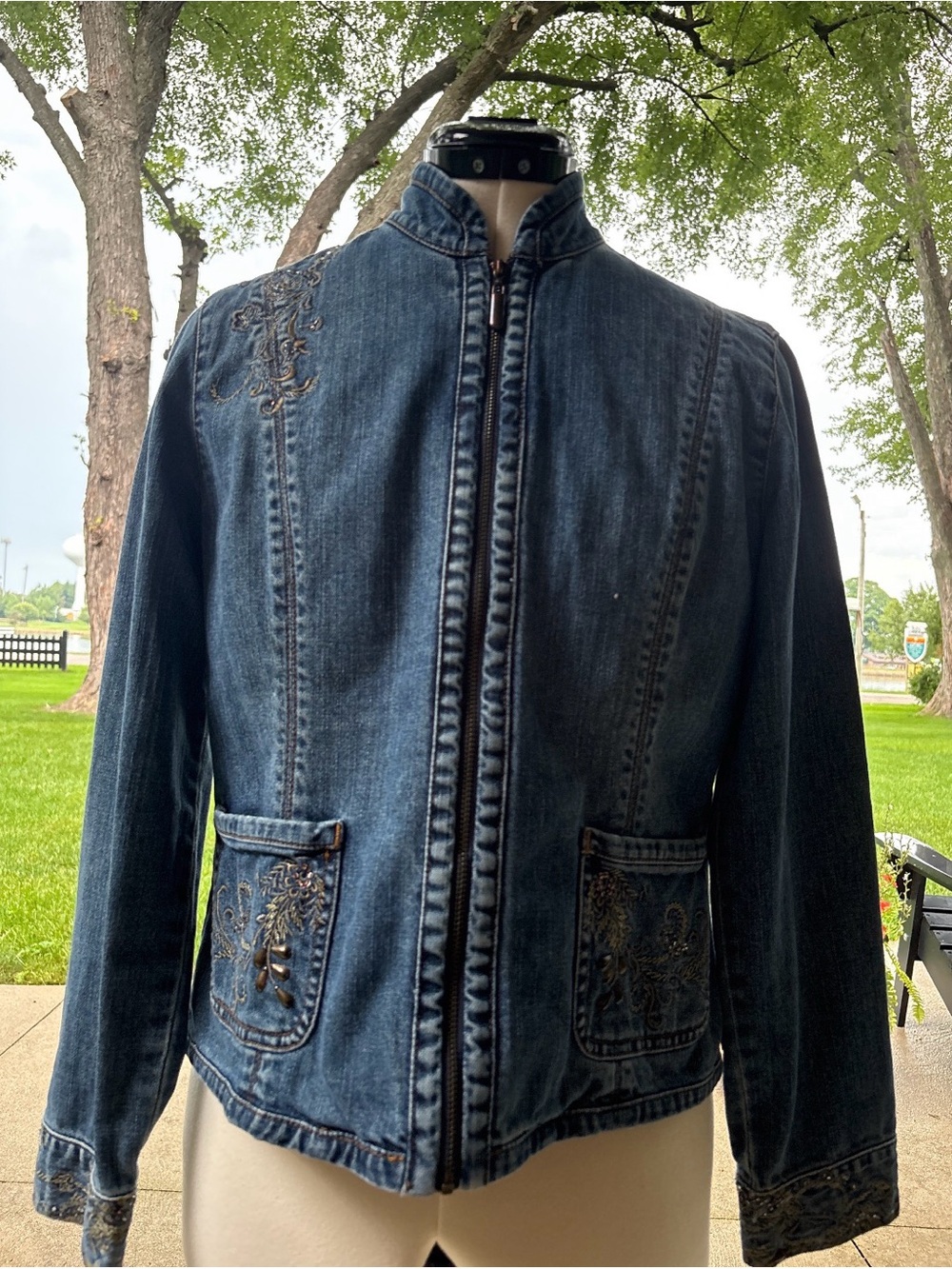 Chico's Light Wash Denim Jacket with Ruffle Trim Sz 0